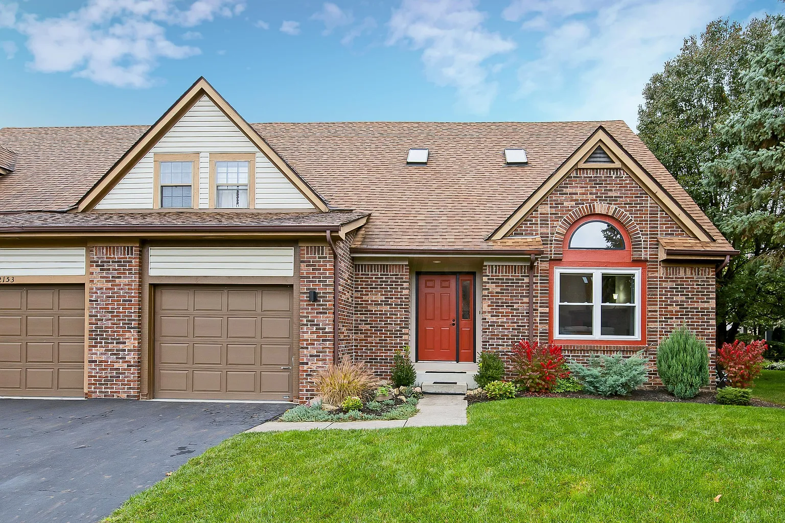 2151 Wayfaring Dr photo 1
