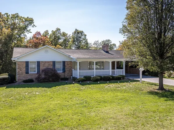 232 Edge Wood Dr, Shenandoah, VA 22849