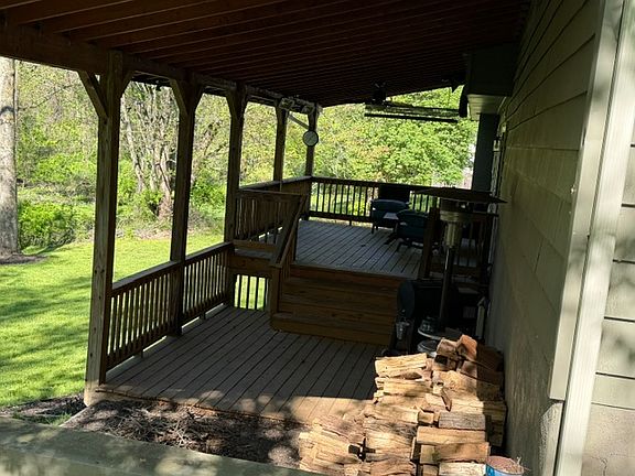 Two Level Back Deck (Over Looking Yard and Creek)