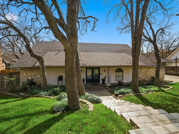 2703 Chinquapin Oak Ln, Arlington, TX 76012