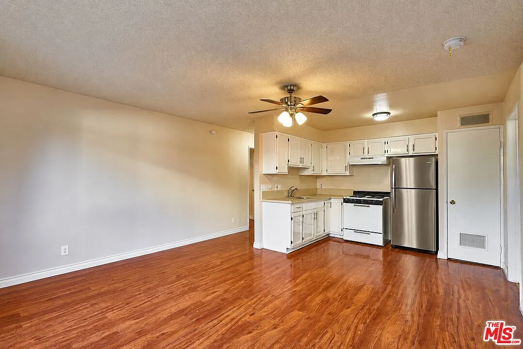 2 bed, 2.0 bath, 1000 sqft, $2,500 — Photo 1