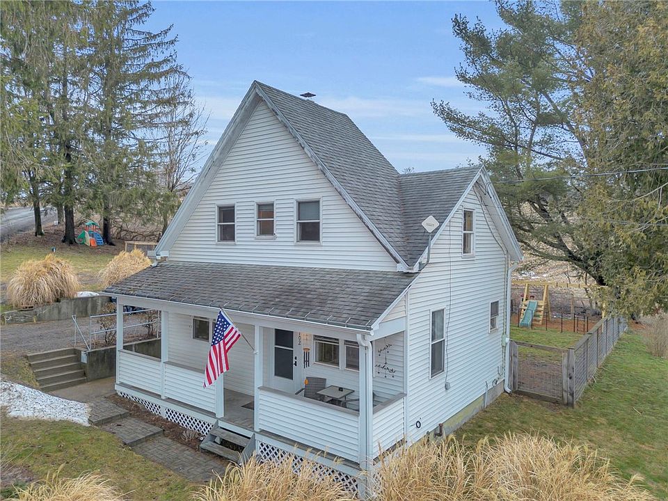 1st image of 102 Lougheed Rd