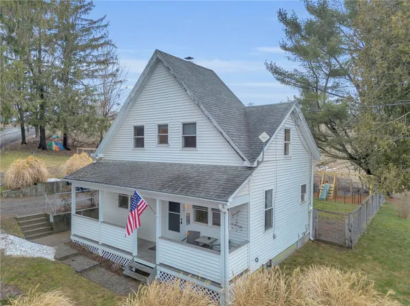 102 Lougheed Rd, Oneonta, NY 13820