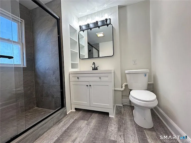 18 Cold Spring Rd — Photo 6