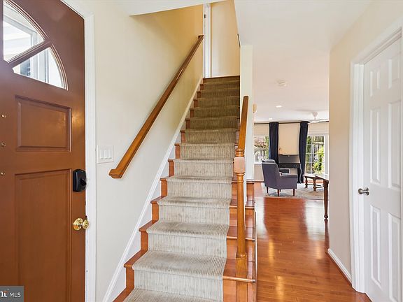 5th image of 1015 Nelson St #38-101