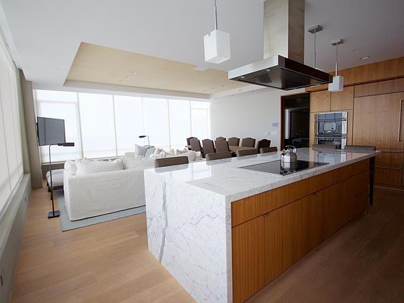 Open concept for kitchen, living room and dining room