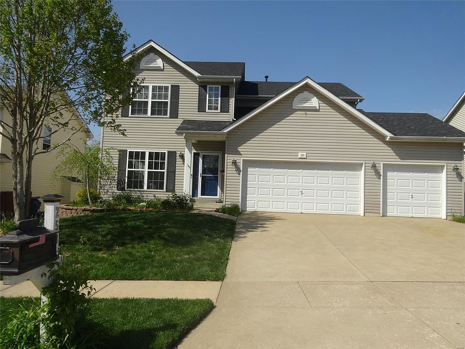 1st image of 253 Ashford Oaks Dr