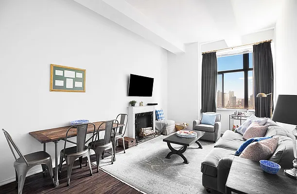 Sold by Compass | media 1