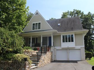 31 Avondale Rd, Harrison, NY 10528