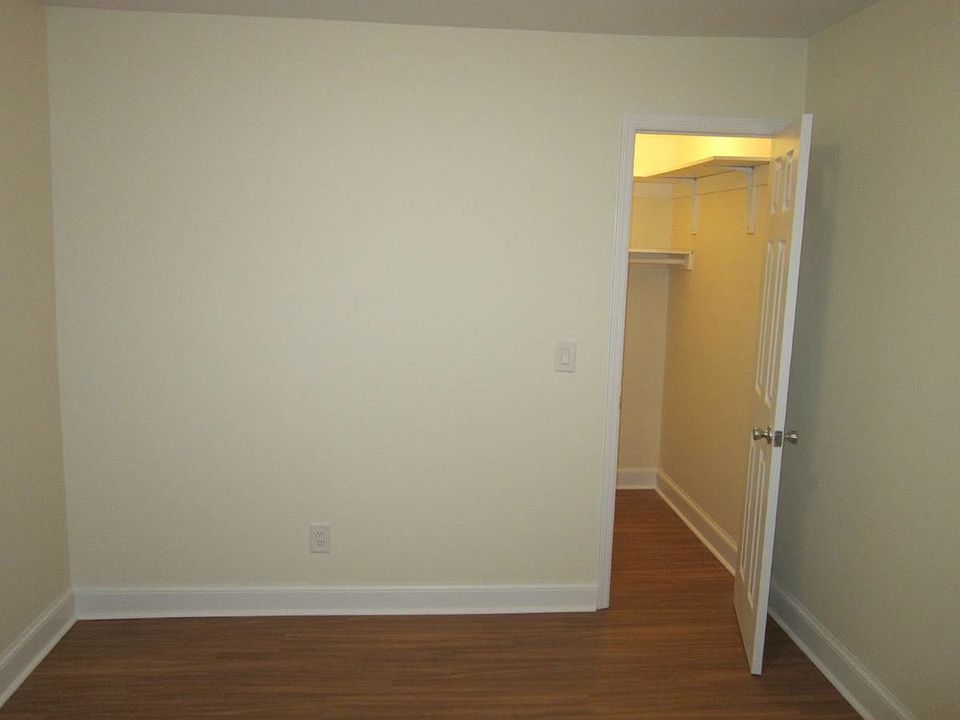 Bedroom with Walk In Closet