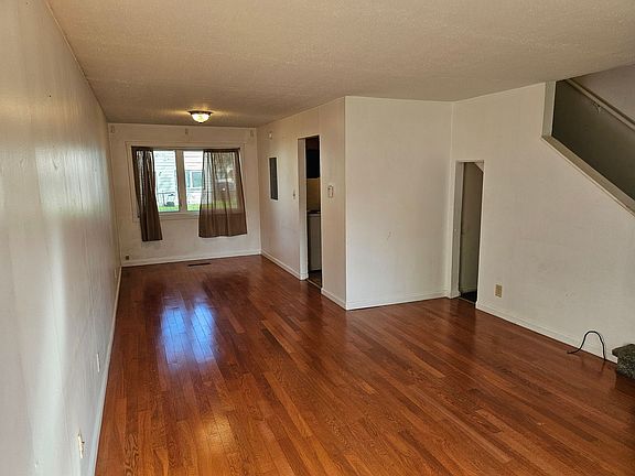 2nd image of 1228 McCarty Ave