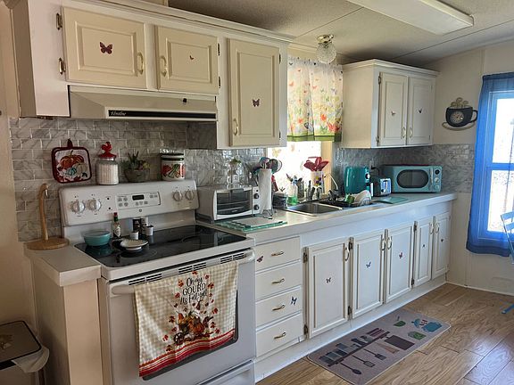 5th image of 1604 Wonderland Way