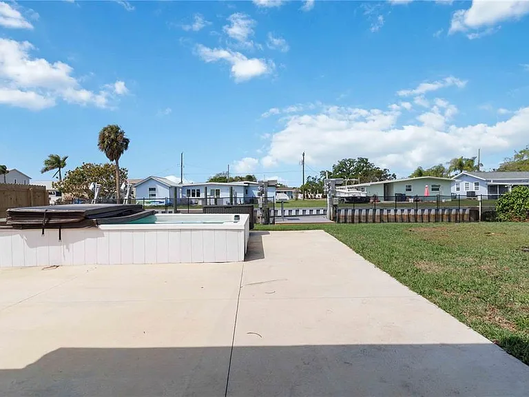 607 Manatee Ave — Photo 26