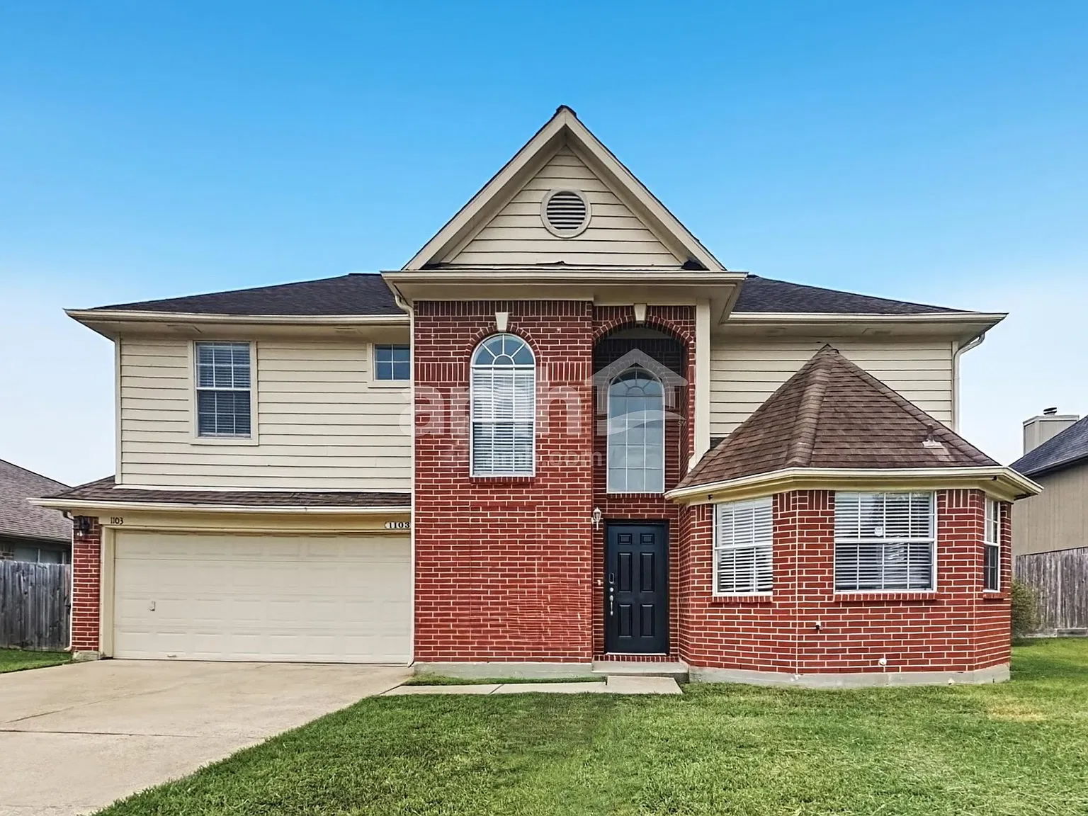 3 bed, 2.5 bath, 1699 sqft, $2,300 — Photo 1