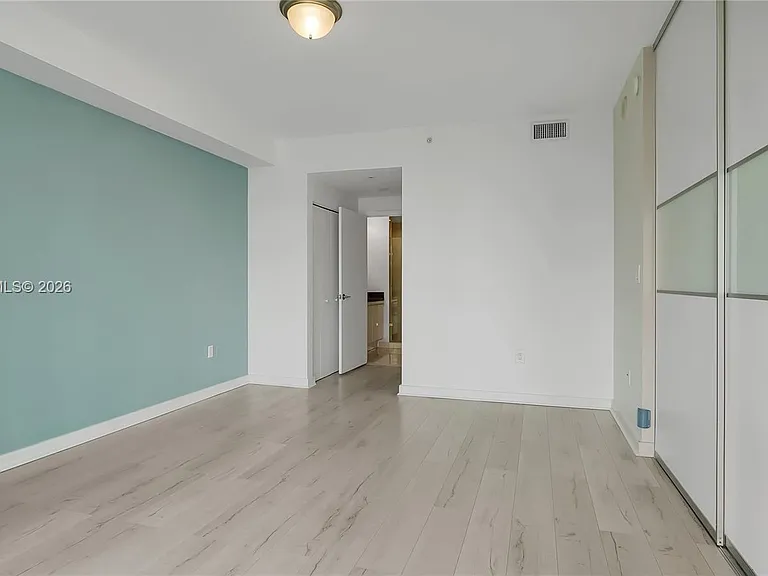 90 SW 3rd St #3003 — Photo 27