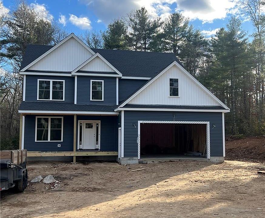 1st image of 10 Elaine Dr