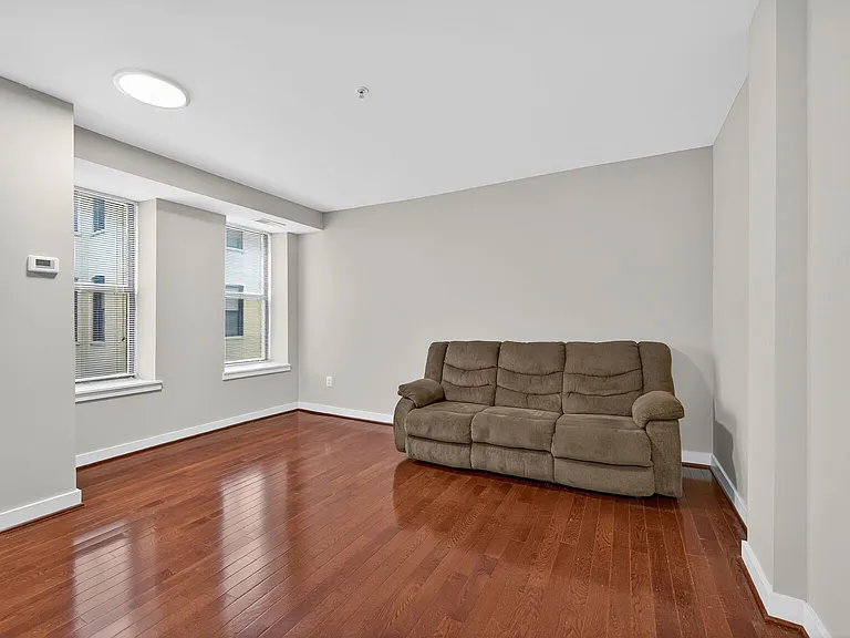 1440 W St NW #106 — Photo 2