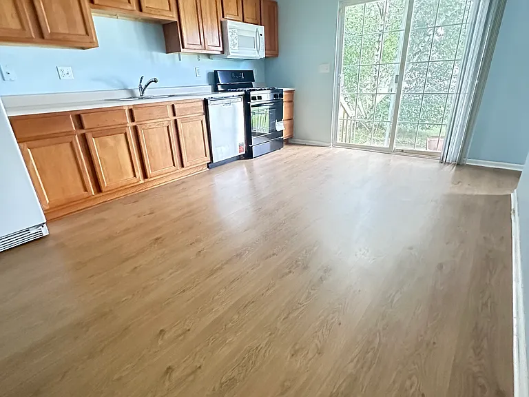 1108 Emma Ct — Photo 3