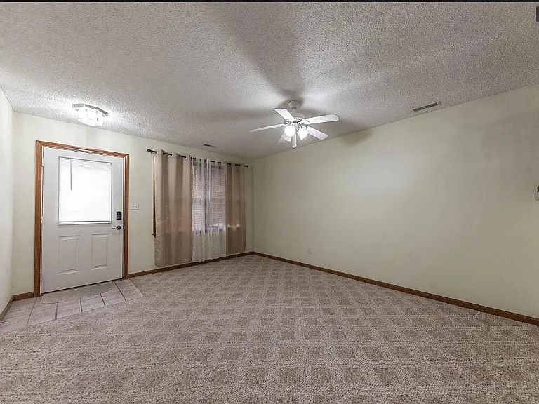 1432 Brighton Cir — Photo 10