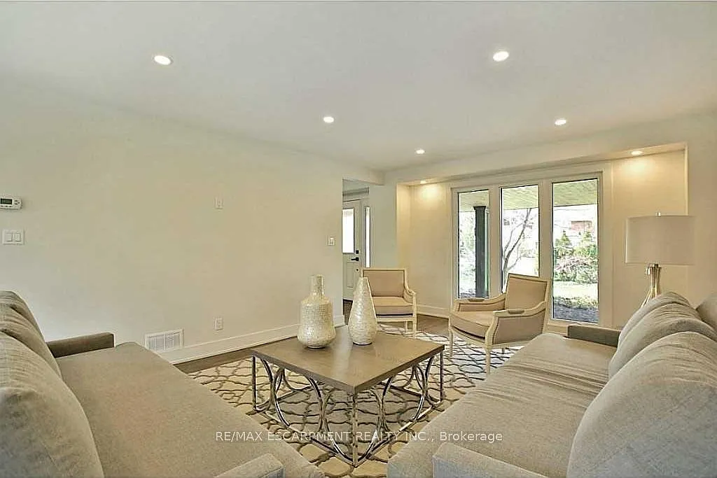 4 bed, $5,500 — Photo 4