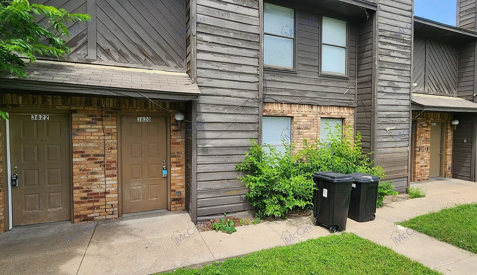 Charming 2/1 Townhome in Benbrook! — Photo 2