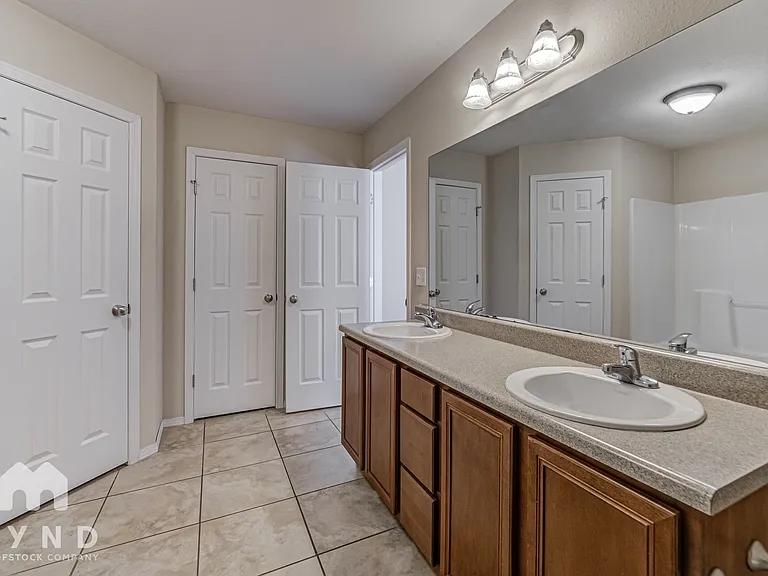 1147 S Arcadia Ave — Photo 12