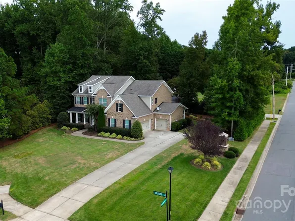 7404 Solitude Ct, Mint Hill, NC 28227