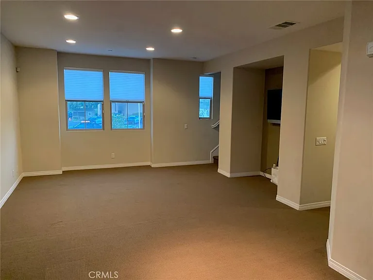 608 Asbury St — Photo 3