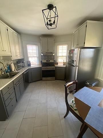 Eat in kitchen