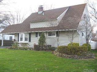 205 Orchid Rd, Levittown, NY 11756