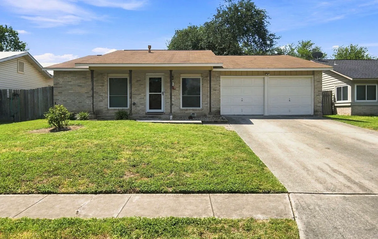 3 bed, 1310 sqft, $1,650 — Photo 2