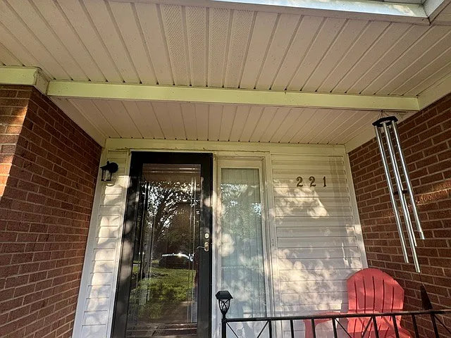 3 bed, 1730 sqft, $2,200 — Photo 3