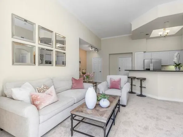 9253 Regents Rd #A404, La Jolla, CA 92037