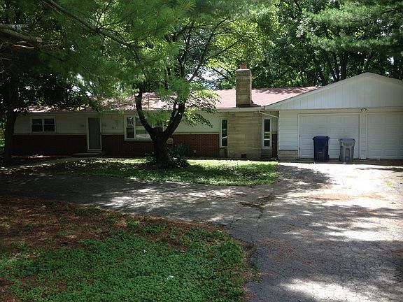 2nd image of 431 Lakeview Dr