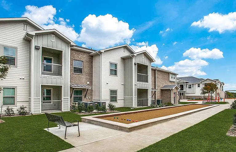 Gray Branch Apartments — Photo 18