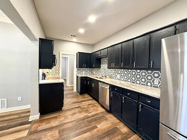 315 W Market St — Photo 10
