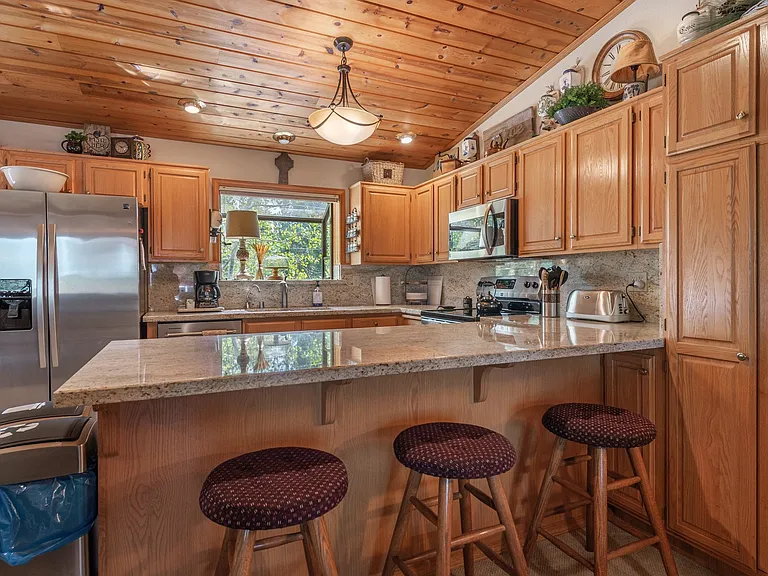 7611 Kingswood Dr — Photo 16