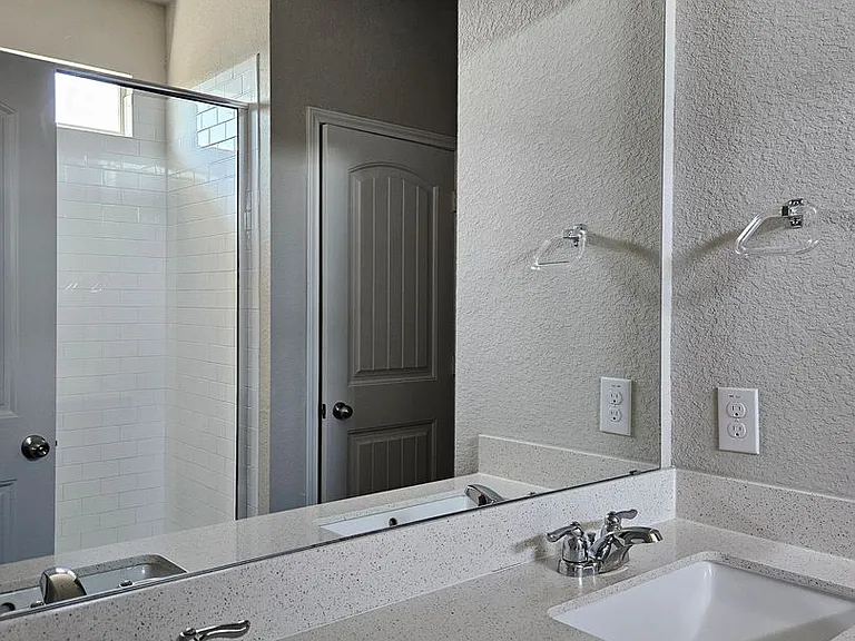 110 Marimoor Dr — Photo 17