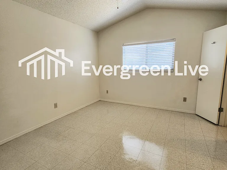 2241 Zuni Ct — Photo 13