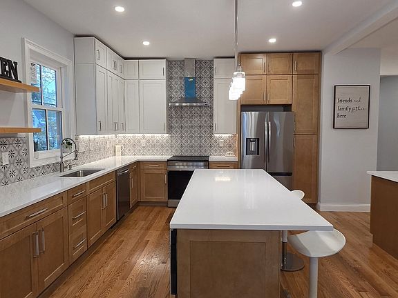 4th image of 36 Mystic St