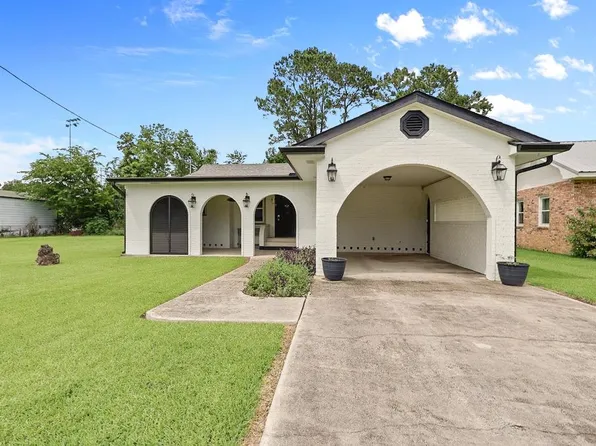 119 Napoleon Ave, Napoleonville, LA 70390