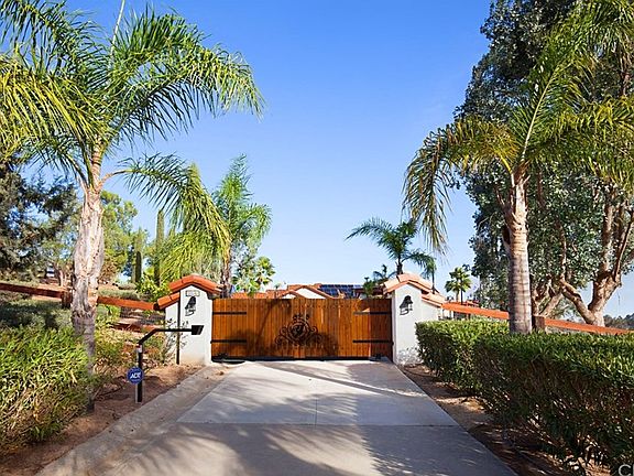 3rd image of 39510 Avenida Bonita