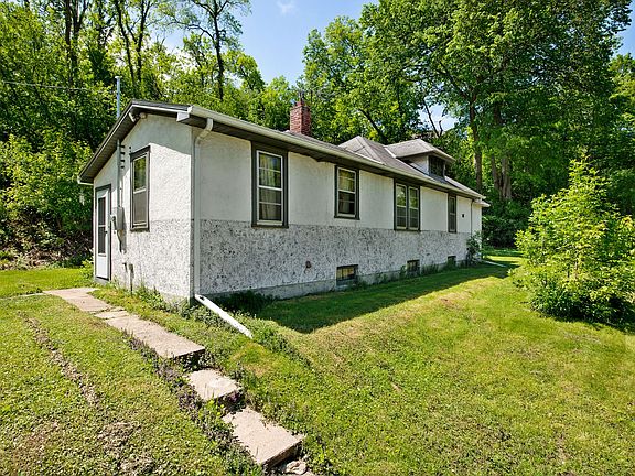 2nd image of 301 15th Ave S