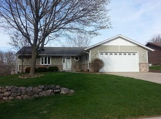 516 High St, Pewaukee, WI 53072