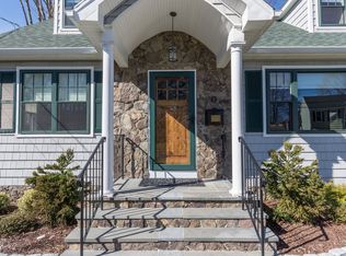 31 Lynncrest Dr, Stratford, CT 06614