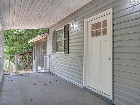 3rd image of 81 Bowles Dr