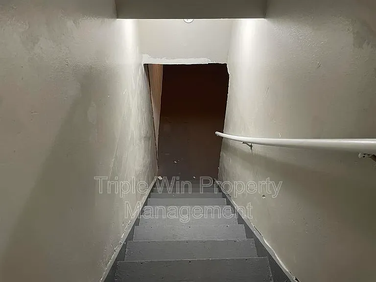 2415 Stoney End Ct — Photo 34