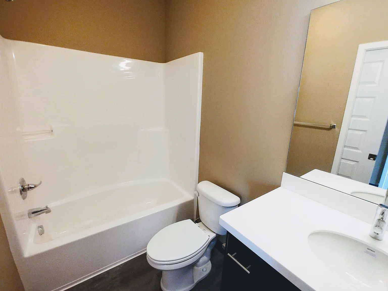 1 bed, 610 sqft, $1,100 — Photo 4