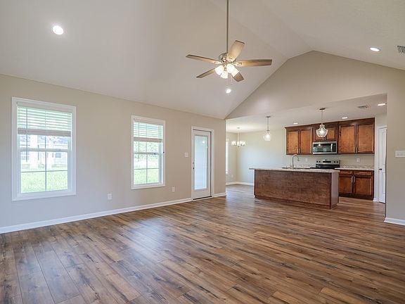 4th image of 1036 Mary Nell Ct