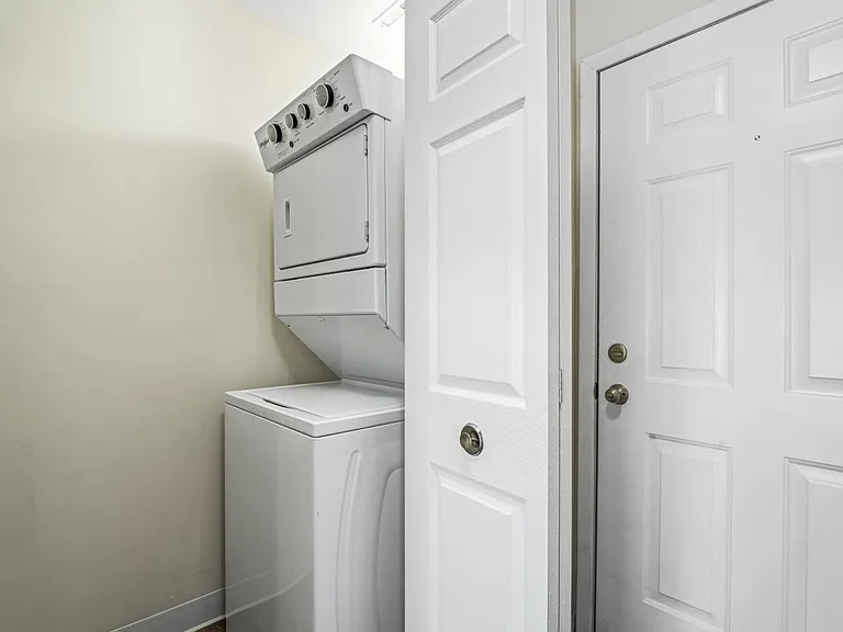 2-Bedroom In-Unit Washer and Dryer